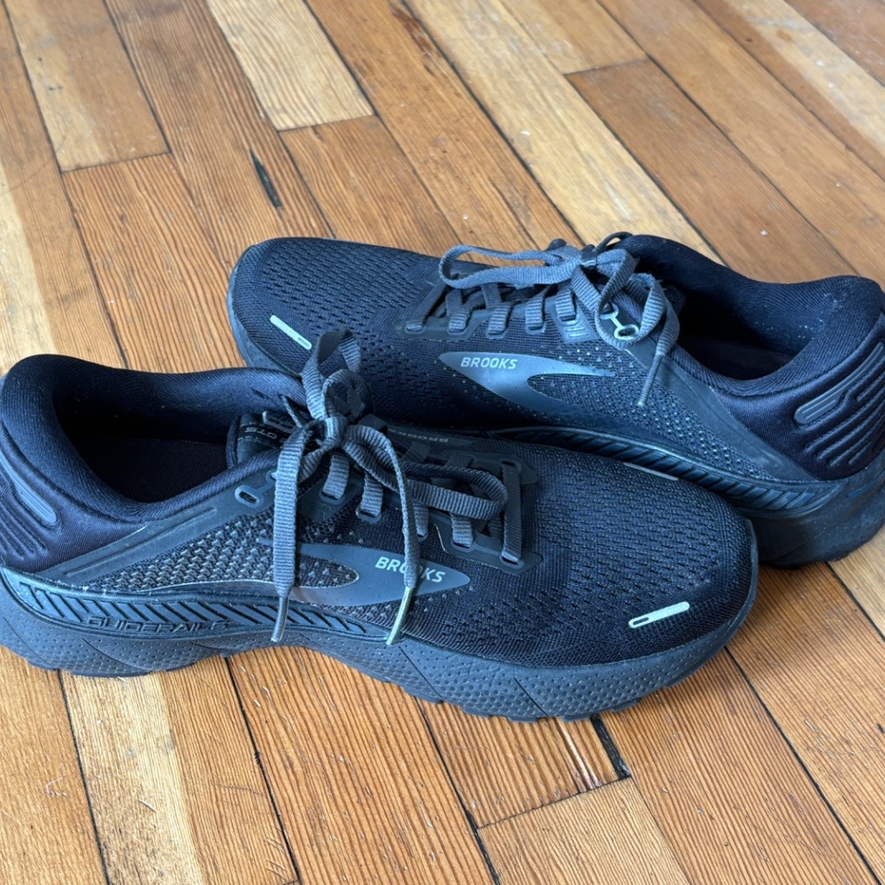 Brooks Adrenaline 22 Women’s Running Shoes Black Mesh Breathable Lace-Up - Picture 3 of 6